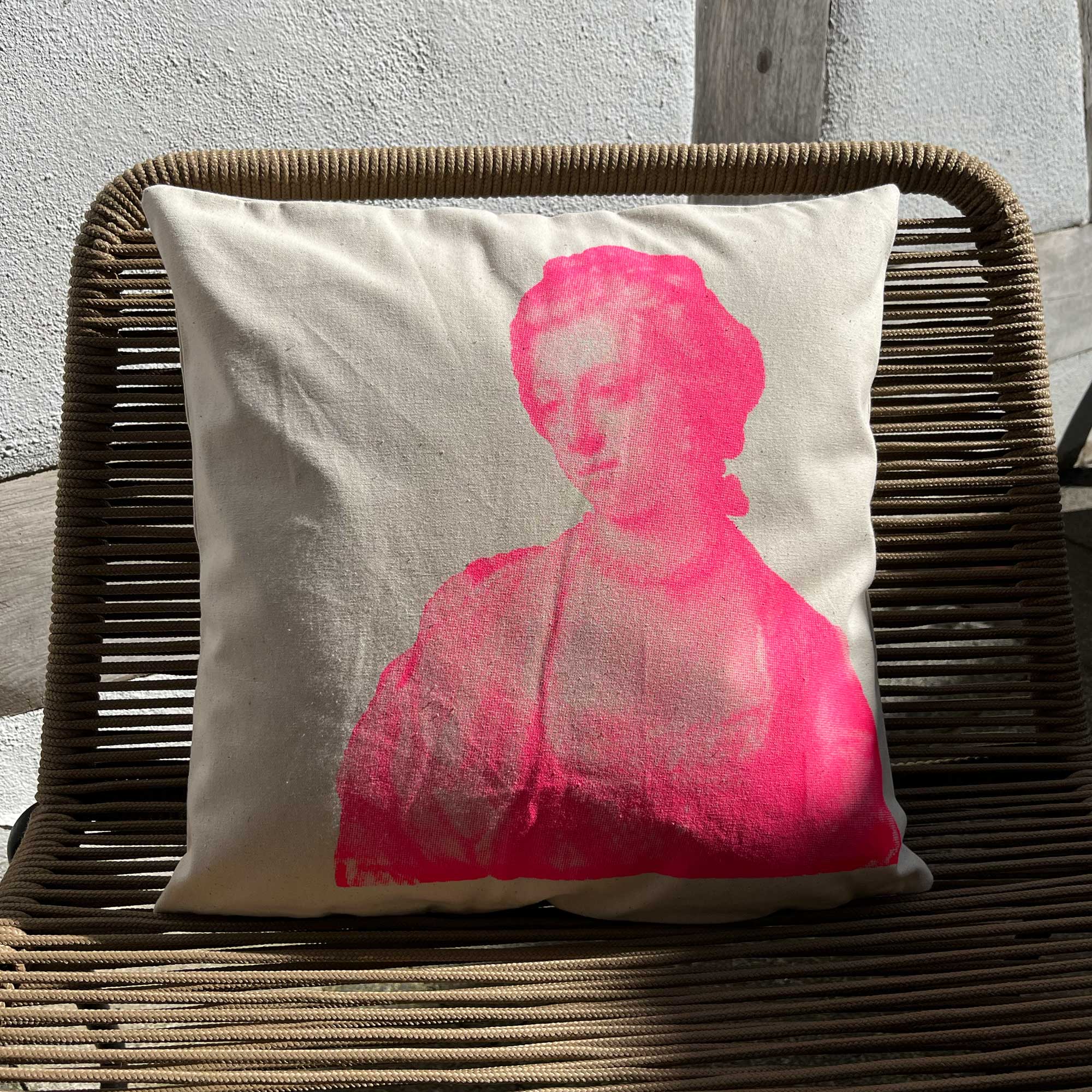 Caroline Mathilde - Kissen - Neonpink - Allernixe