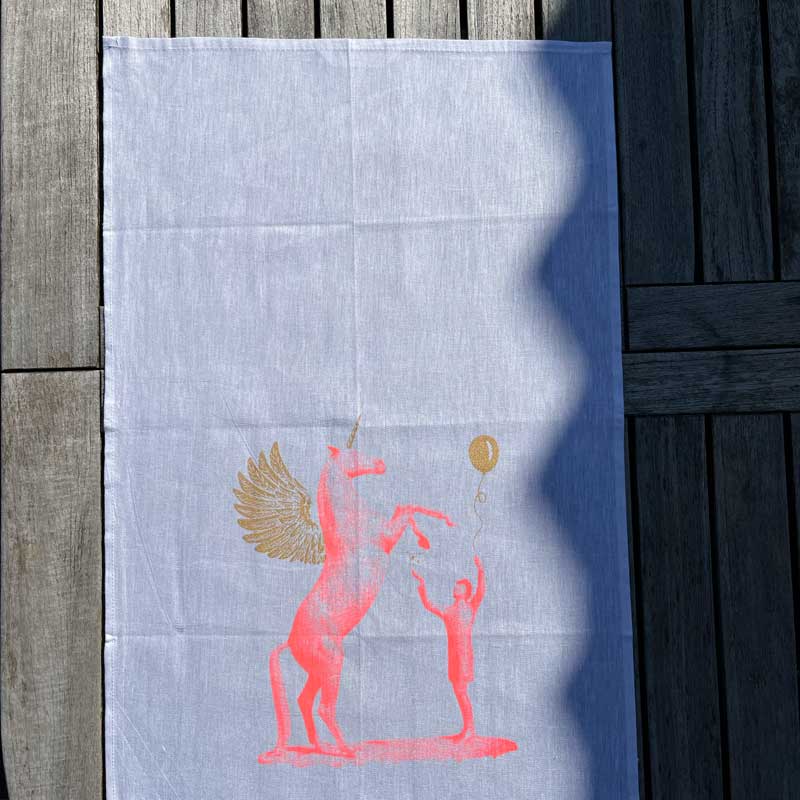 Einhorn Wohlklang - Geschirrtuch Leinen - Neonrot und Gold - Allernixe – Bild 1